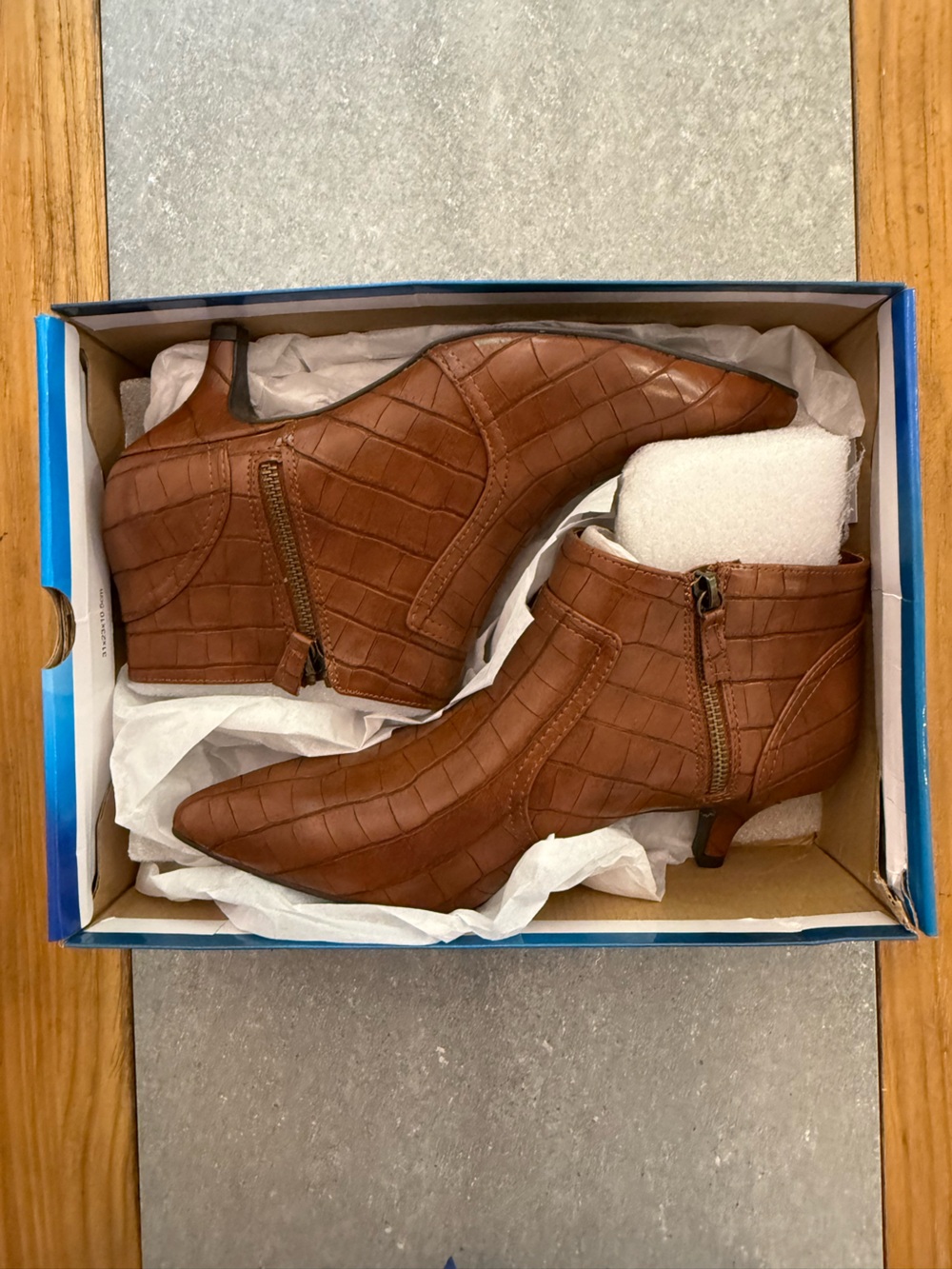 Easy Street Annalee Kitten Heel Bootie Brown Croco Pointed Toe Ankle Boots 9W - Picture 13 of 13